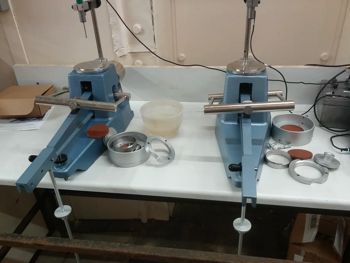 Límites de Atterberg en Concepción: Ensayos de Plasticidad en Suelos Finos
